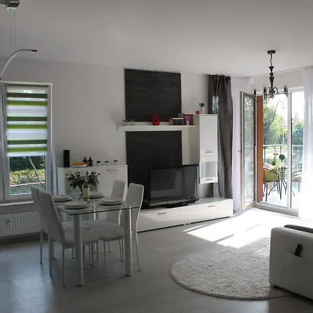 U-stay Bond Apartament Apartment