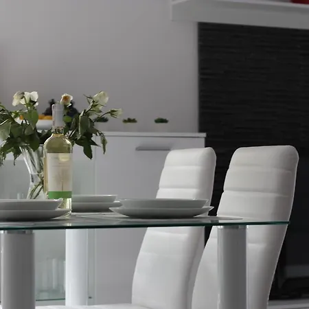 Apartment U-stay Bond Apartament