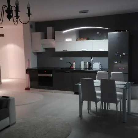U-stay Bond Apartament Apartment
